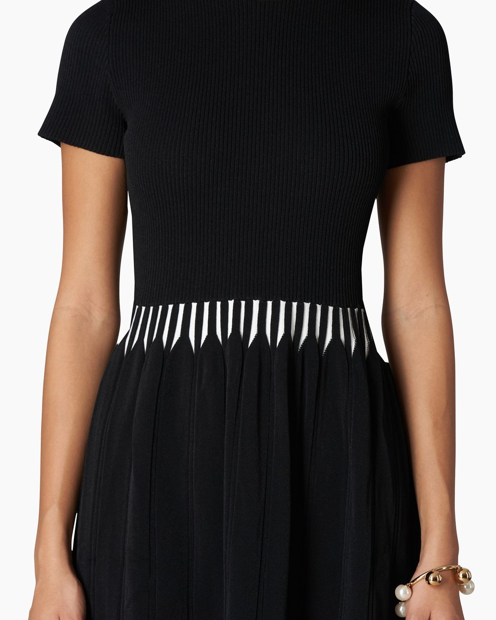 Short Sleeve Bi-color Rib Fit And Flare Knit Dress - Ready to Wear |  Carolina Herrera