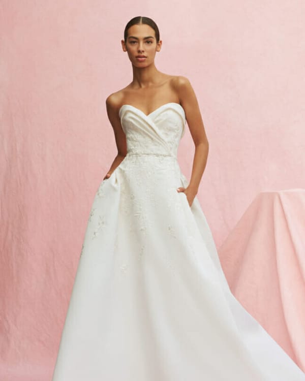 Featured image of post Carolina Herrera Wedding Dress Cost / Discover the latest tips and trends in wedding dresses by carolina herrera.